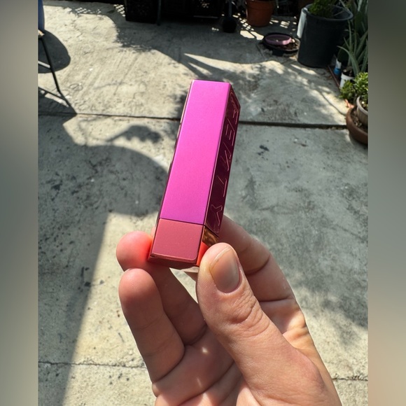 Fenty: Icon Refillable Lipstick Case (Summatime Collection) - Picture 4 of 5